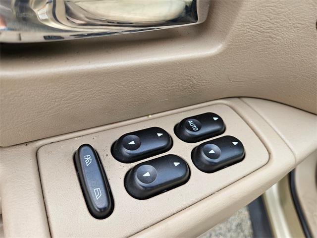 used 2001 Mercury Sable car, priced at $4,995