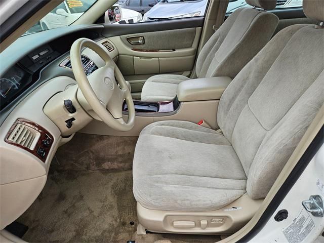 used 2000 Toyota Avalon car, priced at $4,995