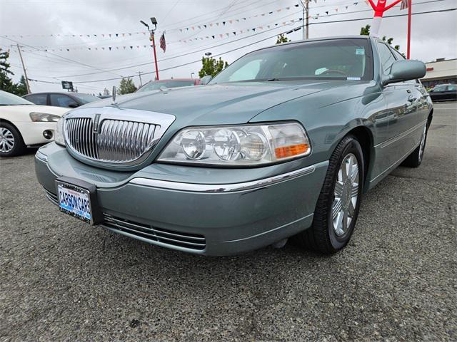 used 2005 Lincoln Town Car car, priced at $5,995