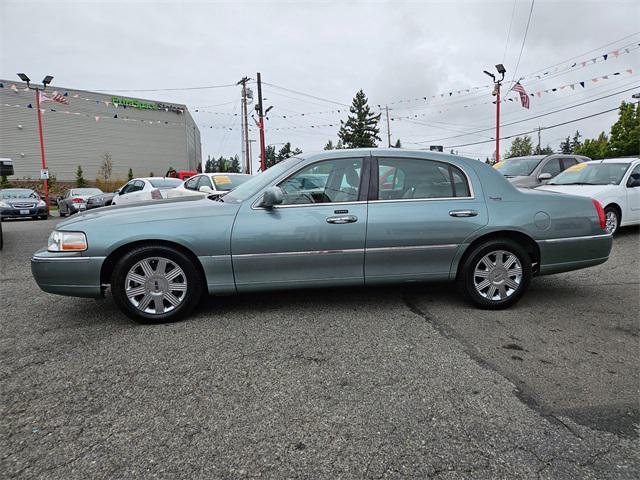 used 2005 Lincoln Town Car car, priced at $5,995