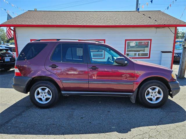 used 1999 Mercedes-Benz M-Class car, priced at $1,995