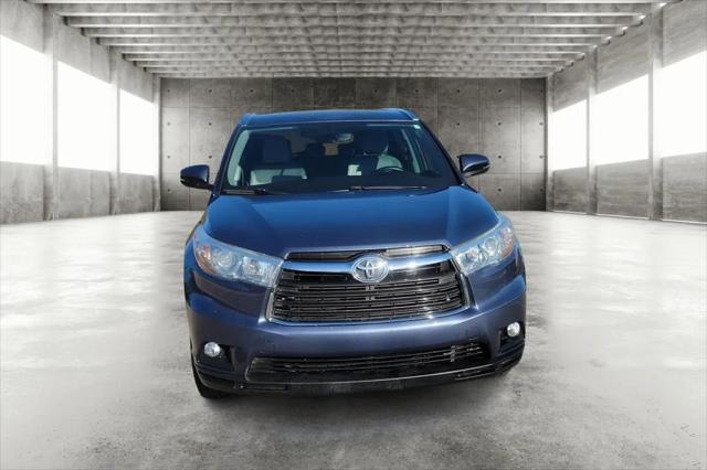 used 2015 Toyota Highlander car, priced at $17,999