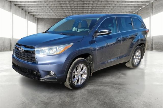 used 2015 Toyota Highlander car, priced at $17,999