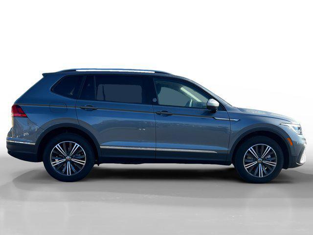 new 2024 Volkswagen Tiguan car, priced at $33,213