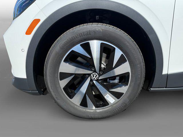 new 2025 Volkswagen ID.4 car, priced at $47,176