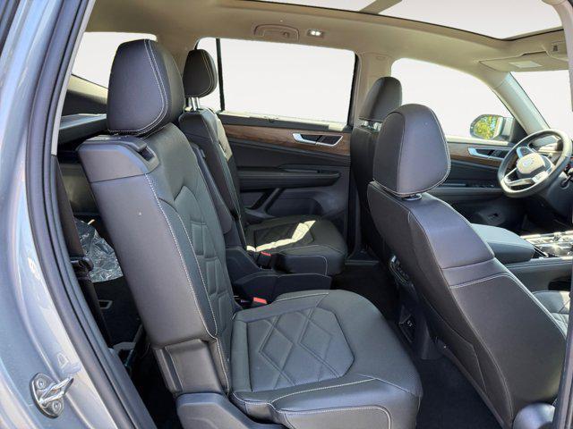 new 2025 Volkswagen Atlas car, priced at $47,086