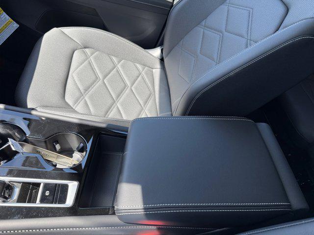 new 2025 Volkswagen Atlas car, priced at $45,796