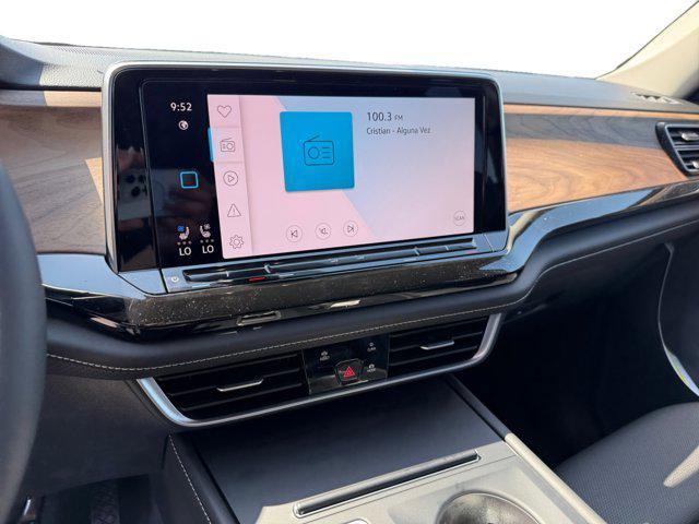 new 2025 Volkswagen Atlas car, priced at $40,204