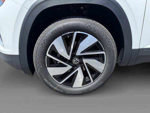 new 2025 Volkswagen Atlas car, priced at $48,560