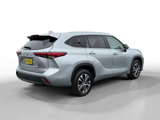 used 2023 Toyota Highlander car, priced at $33,821