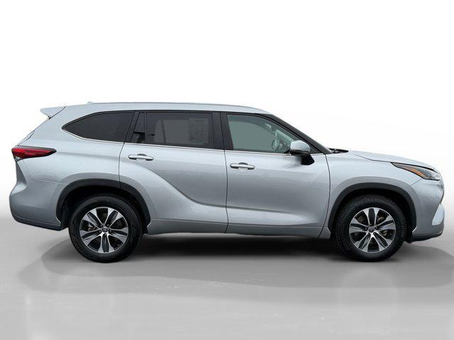 used 2023 Toyota Highlander car, priced at $33,821