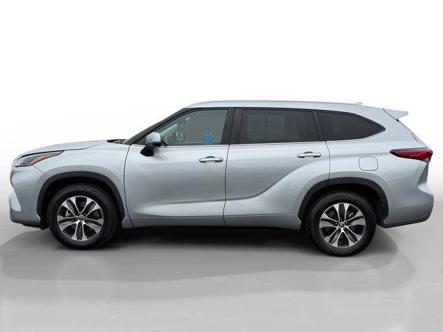 used 2023 Toyota Highlander car, priced at $33,821