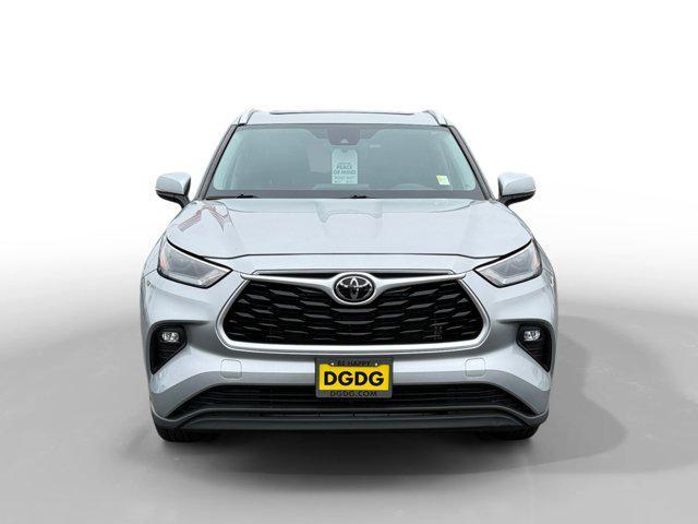 used 2023 Toyota Highlander car, priced at $33,821