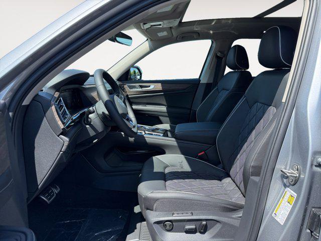 new 2025 Volkswagen Atlas car, priced at $56,244