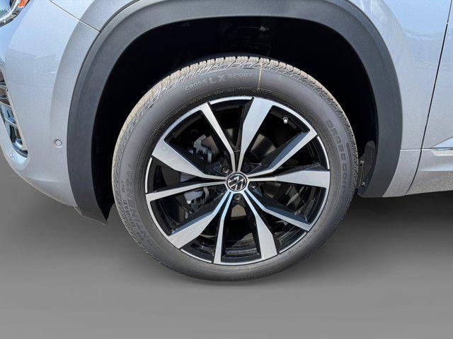 new 2025 Volkswagen Atlas car, priced at $56,244