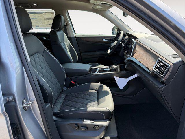 new 2025 Volkswagen Atlas car, priced at $56,244