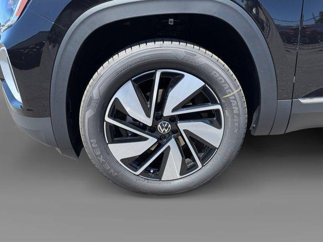 new 2025 Volkswagen Atlas car, priced at $51,429