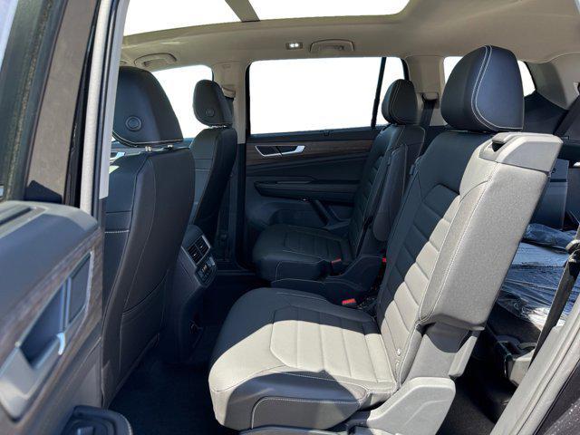new 2025 Volkswagen Atlas car, priced at $51,429