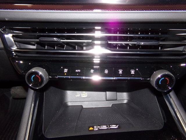 new 2025 Chevrolet Traverse car