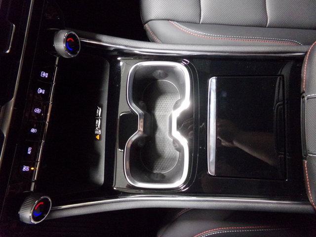new 2025 Chevrolet Traverse car