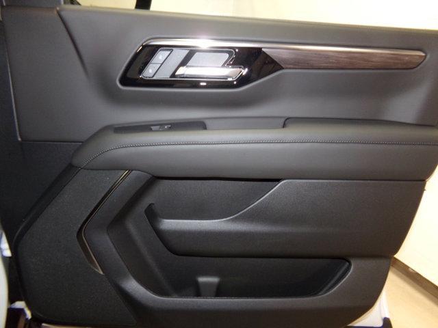 new 2025 Chevrolet Suburban car