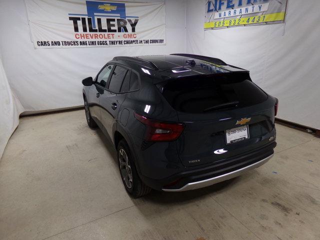 new 2025 Chevrolet Trax car, priced at $25,485