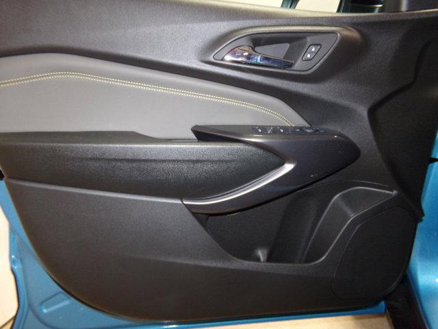 new 2025 Chevrolet Trax car, priced at $27,085