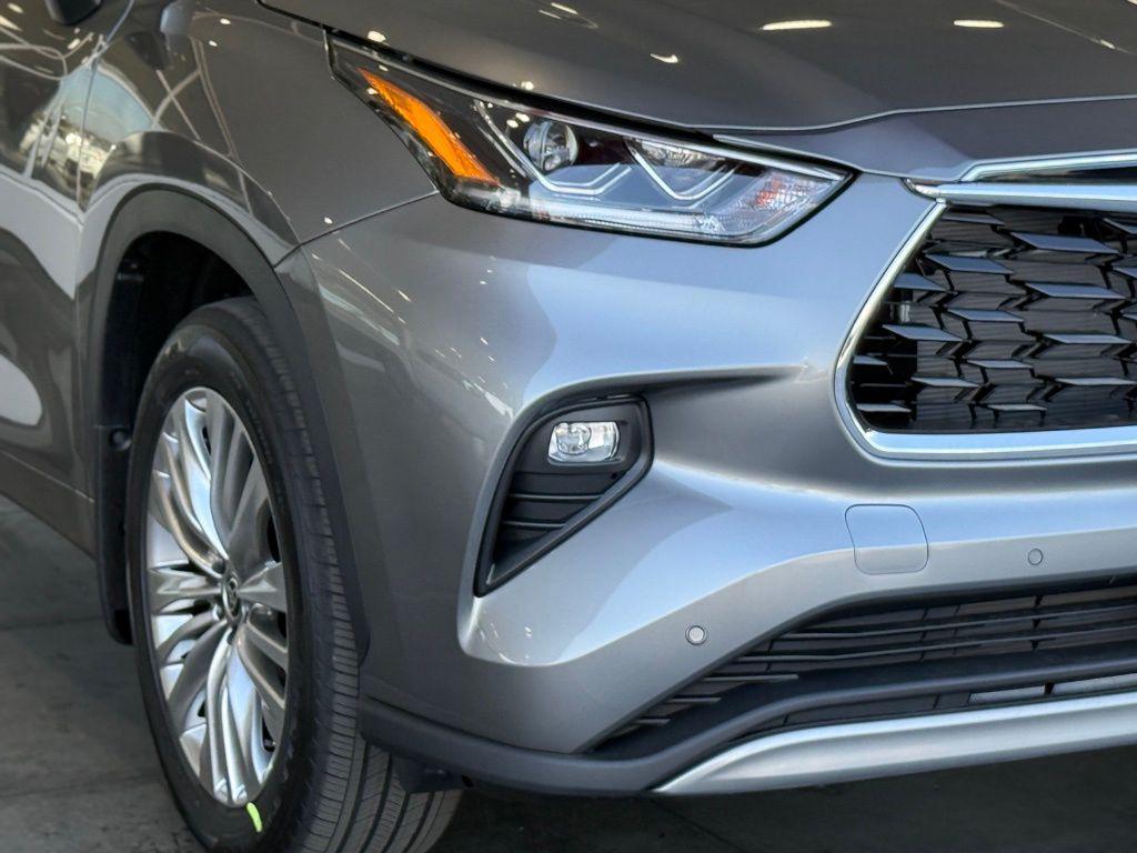 new 2026 Toyota Highlander car, priced at $56,392