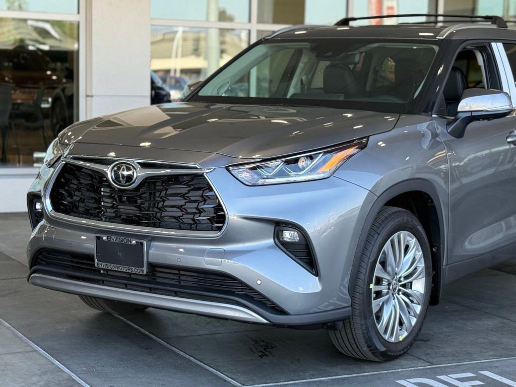 new 2026 Toyota Highlander car, priced at $56,392