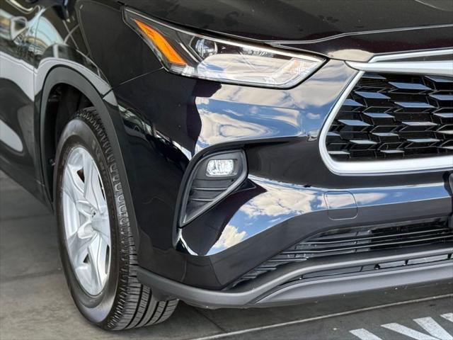 used 2021 Toyota Highlander car, priced at $25,950