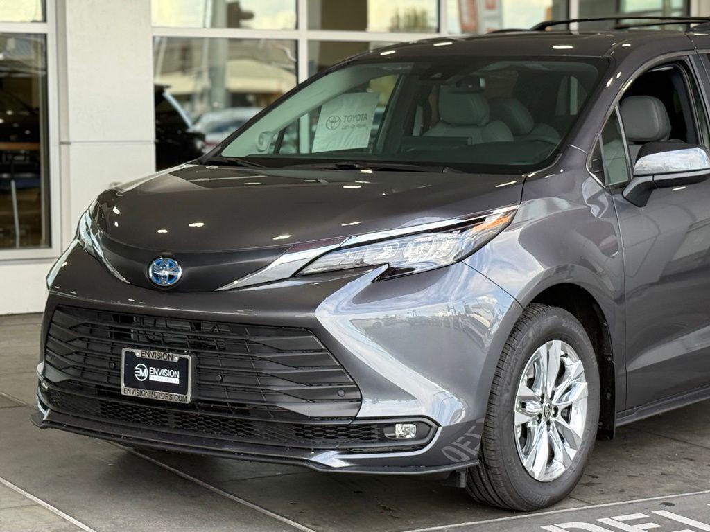 new 2025 Toyota Sienna car, priced at $51,700