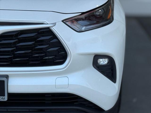 used 2021 Toyota Highlander car, priced at $30,289