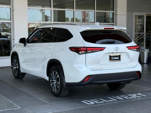 used 2021 Toyota Highlander car, priced at $30,289