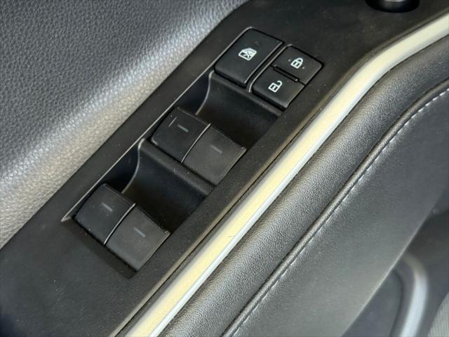 used 2021 Toyota Highlander car, priced at $30,289