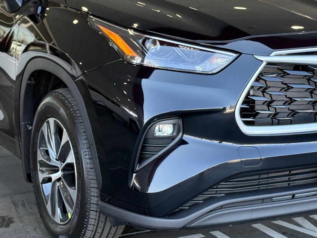 new 2026 Toyota Highlander car, priced at $48,692