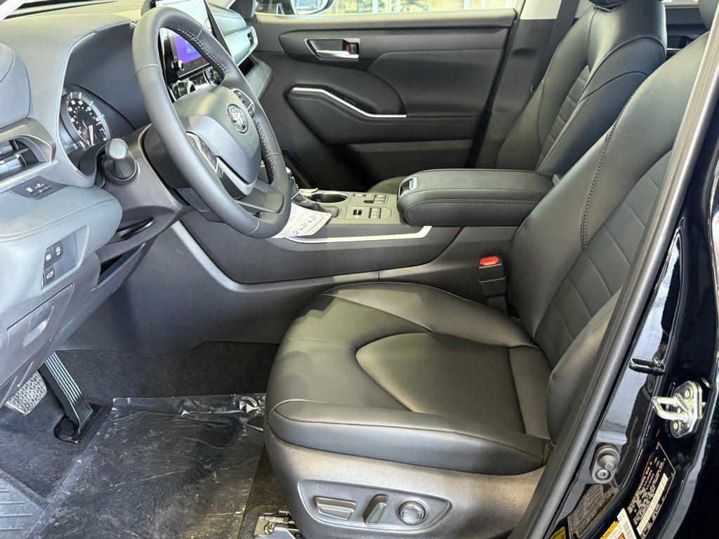 new 2026 Toyota Highlander car, priced at $48,692