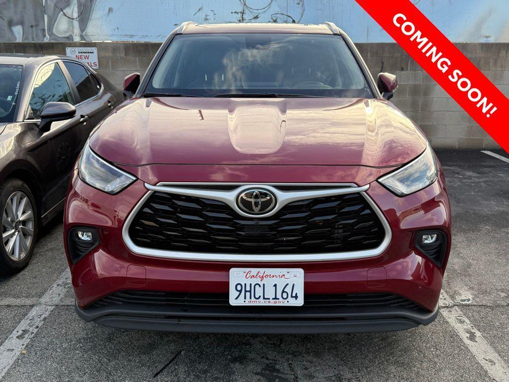 used 2023 Toyota Highlander car, priced at $32,995