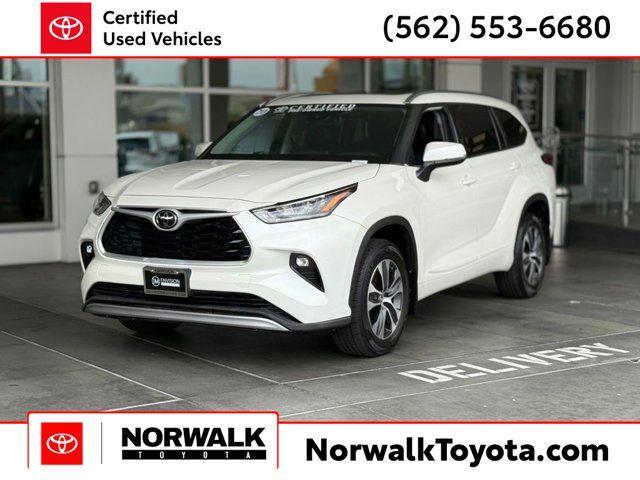 used 2020 Toyota Highlander car, priced at $31,888