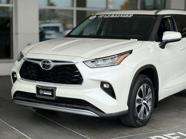 used 2020 Toyota Highlander car, priced at $31,888