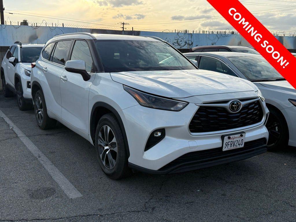 used 2023 Toyota Highlander car, priced at $33,295