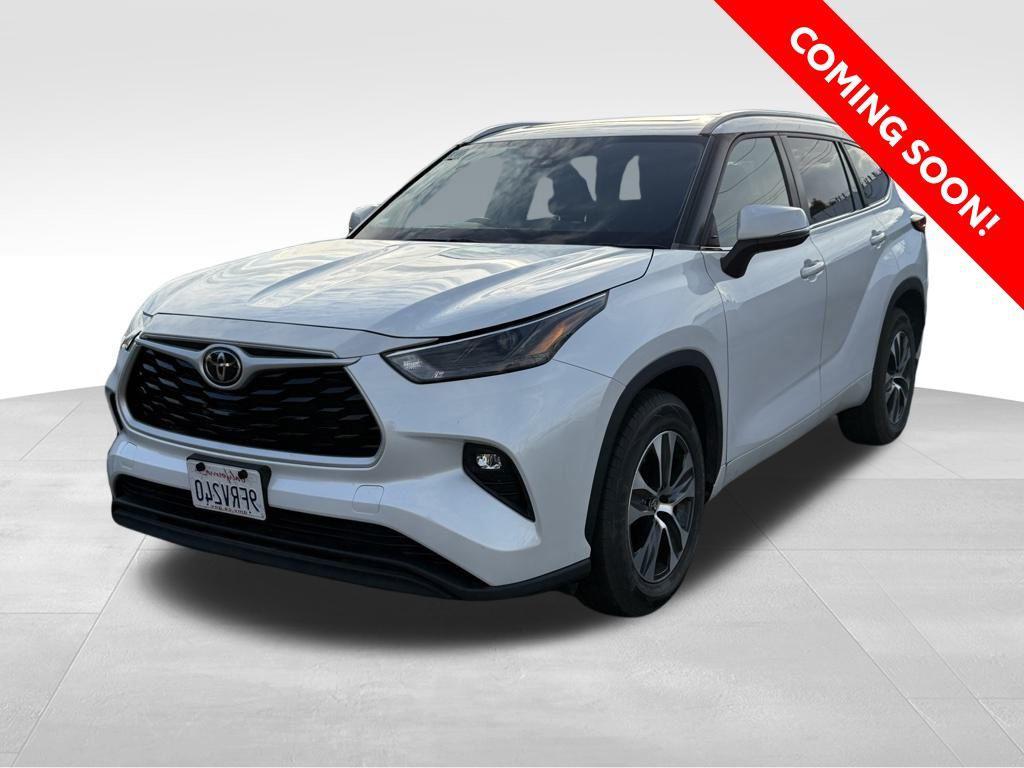 used 2023 Toyota Highlander car, priced at $33,295