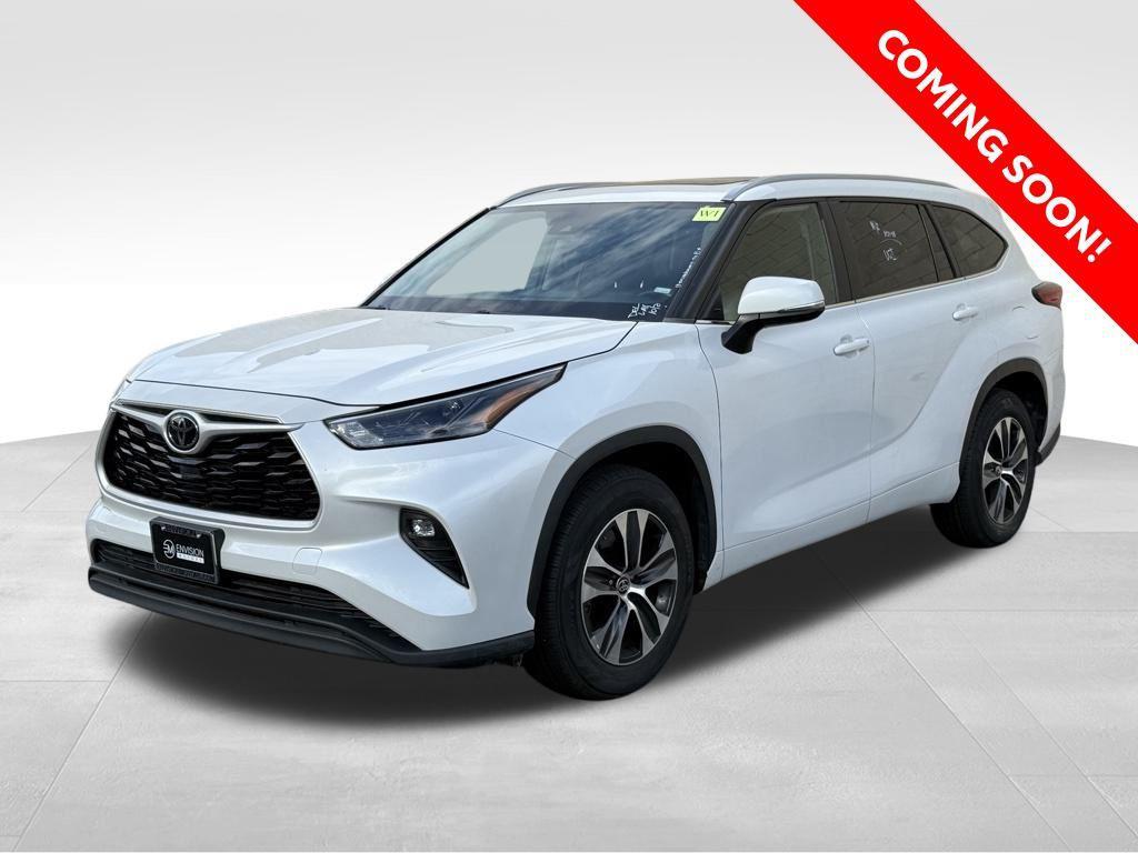 used 2023 Toyota Highlander car, priced at $32,985
