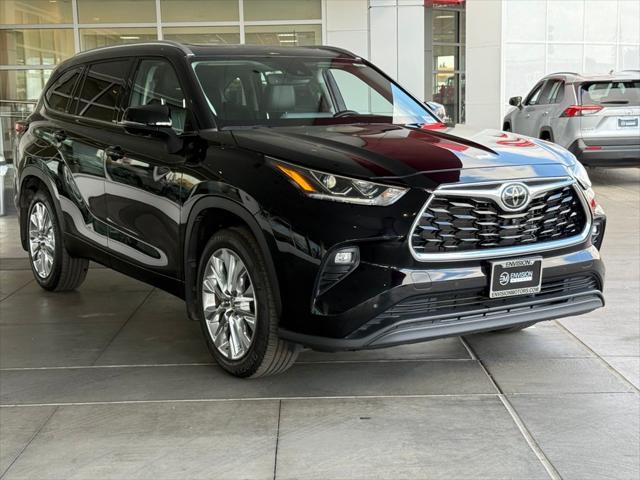 used 2023 Toyota Highlander car, priced at $42,696