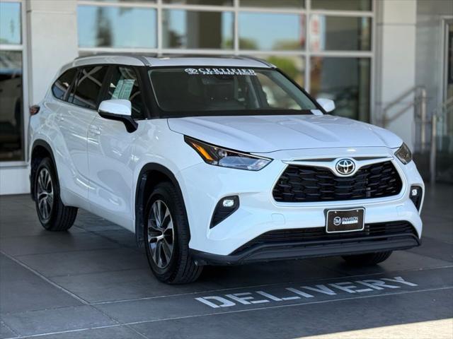 used 2023 Toyota Highlander car, priced at $38,605