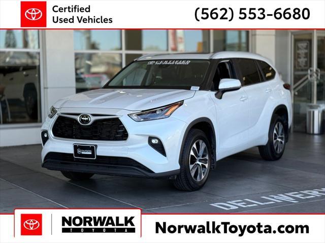 used 2023 Toyota Highlander car, priced at $39,998
