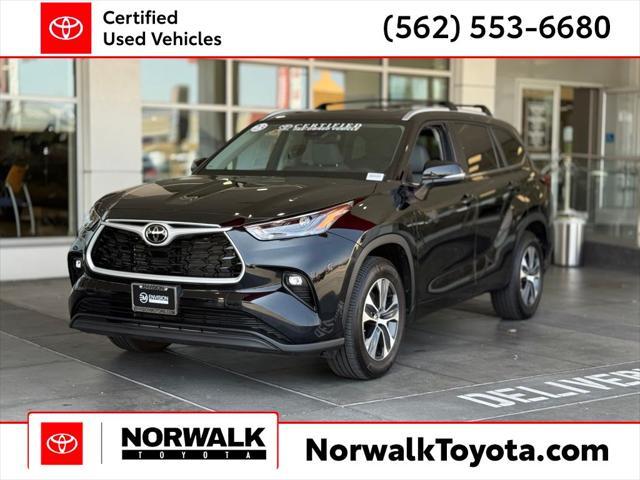 used 2023 Toyota Highlander car, priced at $35,789