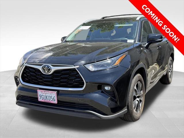 used 2023 Toyota Highlander car, priced at $35,789