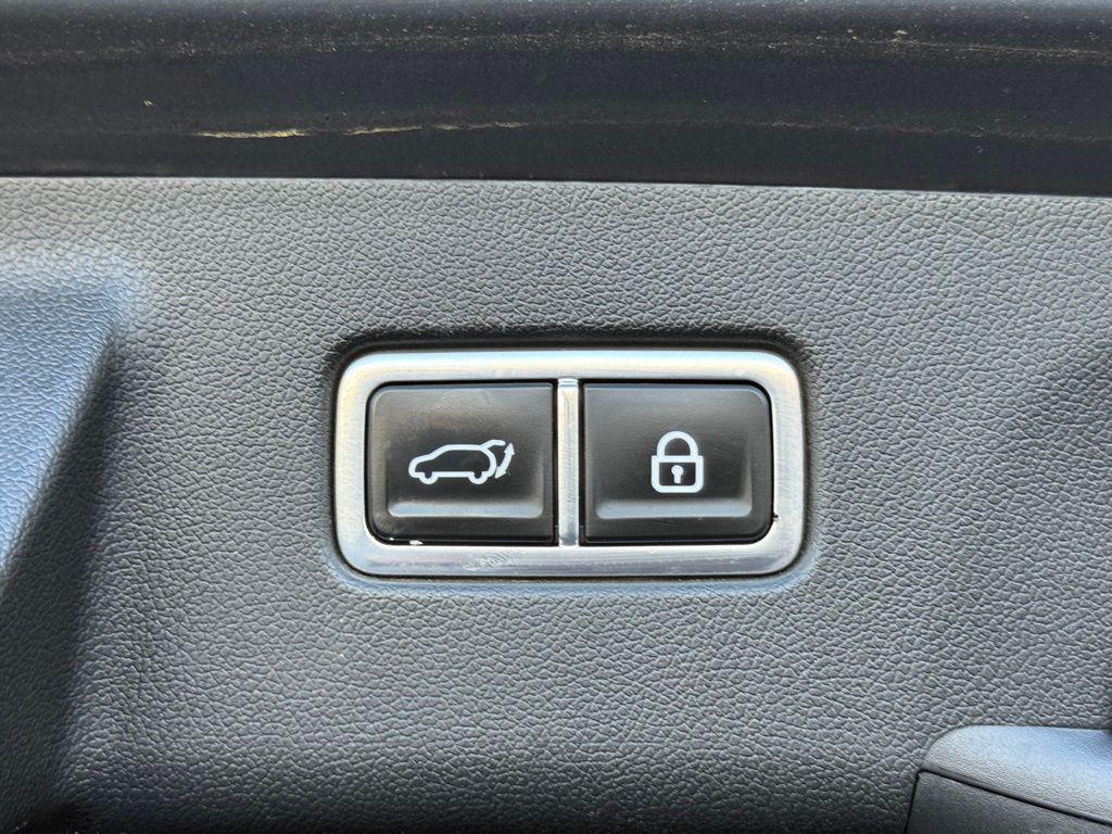 used 2022 Kia Sorento car, priced at $26,995