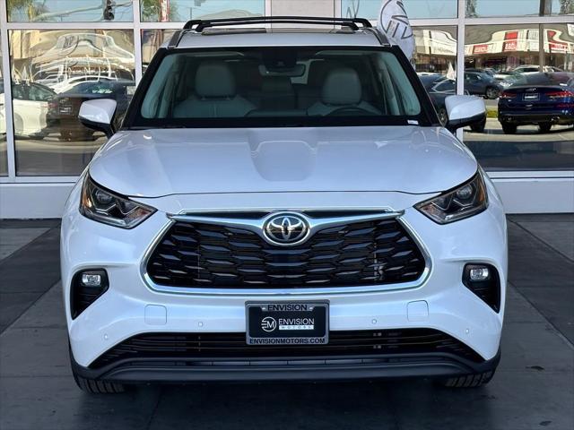 used 2021 Toyota Highlander car, priced at $39,995