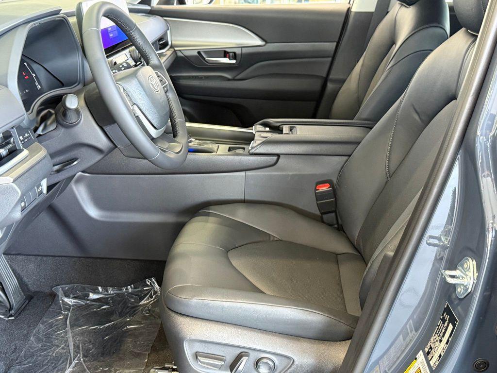 new 2026 Toyota Grand Highlander Hybrid car, priced at $51,432